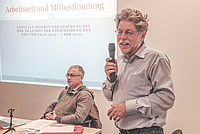 Teamleiter Manfred Frauenhoffer lud zur lebhaften Diskussion über aktuelle Rechtsprechung.