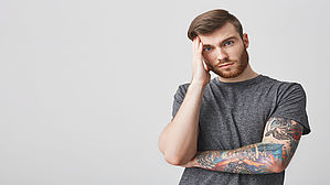 Tätowierungen sind kein Verstoß gegen beamtenrechtliche Pflichten. Copyright by Cookie Studio/fotolia Tätowierungen sind kein Verstoß gegen beamtenrechtliche Pflichten. Copyright by Cookie Studio/fotolia