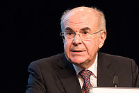 Prof. Dr. Skouris, (Präsident des Europäischen Gerichtshofes)