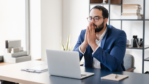Das kann ich auch allein machen, mag der Chef gedacht haben. © Adobe Stock: InsideCreativeHouse Das kann ich auch allein machen, mag der Chef gedacht haben. © Adobe Stock: InsideCreativeHouse