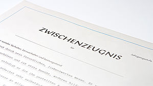 Bei triftigen Gründen Anspruch auf Zwischenzeugnis. Copyright by bpstocks/ fotolia