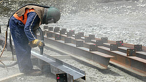 Kranken Beschäftigten muss der Arbeitgeber gegebenenfalls leidensgerechte Aufgaben übertragen, wenn es ihm zugemutet werden kann. Copyright by Lakeview Images/Fotolia