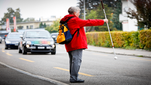 Blinde Arbeitnehmerin kann von Rentenversicherung Übernahme von Taxikosten verlangen
