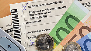 Fahrten zur ersten Tätigkeitsstätte" oder Dienstreisen? Copyright by Gina Sanders/Adobe Stock Fahrten zur ersten Tätigkeitsstätte" oder Dienstreisen? Copyright by Gina Sanders/Adobe Stock