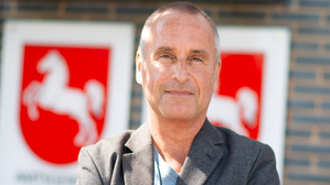 Thomas Schlingmann vom DGB Rechtsschutz Bremen setzte beim Landesarbeitsgericht durch, dass Arbeitnehmerüberlassung nicht uneingeschränkt zulässig ist. Thomas Schlingmann vom DGB Rechtsschutz Bremen setzte beim Landesarbeitsgericht durch, dass Arbeitnehmerüberlassung nicht uneingeschränkt zulässig ist.