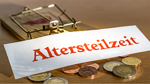 Durch Teilzeit im Alter kann man schrittweise in die Rente wechseln. Aber es drohen finanzielle Einbußen. Durch Teilzeit im Alter kann man schrittweise in die Rente wechseln. Aber es drohen finanzielle Einbußen.