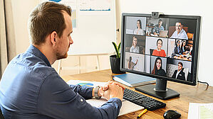 Eine Videokonferenz ist für Betriebsräte zwar möglich, aber nicht zwingend. Copyright by Adobe Stock / Вадим Пастух
