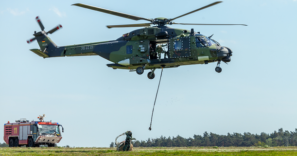 Der Lärm von Helikoptern kann zu Schwerhörigkeit führen, allerdings nur, wenn man ihn über mehrere Jahre ausgesetzt ist.  © Adobe Stock - filmbildfabrik