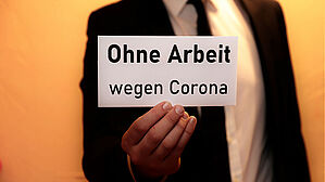Wegen der wirtschaftlichen Folgen der Pandemie sind Viele gezwungen, Hartz IV zu beantragen. Copyright by Adobe Stock / IMSA-Fotografie Wegen der wirtschaftlichen Folgen der Pandemie sind Viele gezwungen, Hartz IV zu beantragen. Copyright by Adobe Stock / IMSA-Fotografie