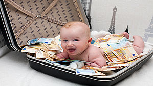 Wie kam die Babynahrung in den Koffer und wer hat das Geld herausgenommen?