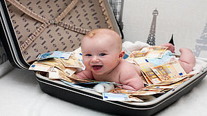 Wie kam die Babynahrung in den Koffer und wer hat das Geld herausgenommen? Wie kam die Babynahrung in den Koffer und wer hat das Geld herausgenommen?