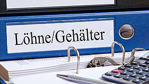 Arbeitgeberin verweigert Betriebsrat Einsicht in Bruttoentgeltlisten. Copyright by DOC RABE Media/fotolia.