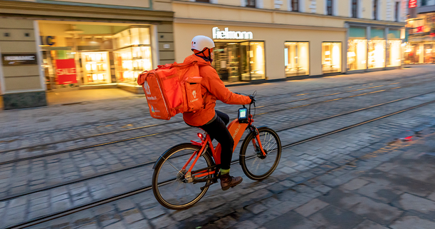 Bundesarbeitsgericht stoppt Ausbeutung der Fahrradkuriere! © Adobe Stock- Von: lexpixelart