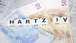 Jobcenter muss Hartz-IV-Empfängerin nach Fehlgeburt weiterhin ungekürzte Miete für angeblich zu teure Wohnung zahlen. Jobcenter muss Hartz-IV-Empfängerin nach Fehlgeburt weiterhin ungekürzte Miete für angeblich zu teure Wohnung zahlen.
