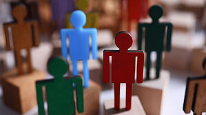 Bei der Zuordnung zu einer Qualifikationsgruppe kann die Höhe des Arbeitslosengeldes unfair ausfallen. Copyright by Adobe Stock/ H_Ko Bei der Zuordnung zu einer Qualifikationsgruppe kann die Höhe des Arbeitslosengeldes unfair ausfallen. Copyright by Adobe Stock/ H_Ko