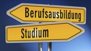 Ordnungsgemäße Vollzeitausbildung parallel zum Studium machbar und möglich. Ordnungsgemäße Vollzeitausbildung parallel zum Studium machbar und möglich.