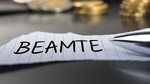 Für Beamte gelten vielfach besondere Bestimmungen. Copyright by Adobe Stock/Eigens Für Beamte gelten vielfach besondere Bestimmungen. Copyright by Adobe Stock/Eigens