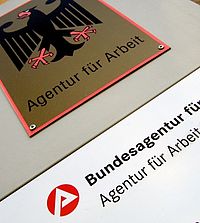 Ruhen des Arbeitslosengeldanspruchs: Achtung bei Nichteinhaltung der Kündigungsfrist