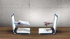 Online einen Antrag zu stellen, geht ganz schnell. Dass dafür dieselben Pflichten gelten wie beim Papierantrag übersieht manch eine*r. Copyright by Adobe Stock/allvision Online einen Antrag zu stellen, geht ganz schnell. Dass dafür dieselben Pflichten gelten wie beim Papierantrag übersieht manch eine*r. Copyright by Adobe Stock/allvision