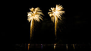 Warum nicht mal Silvester in der Ferne verbringen? Aber bitte nur, wenn man auch wirklich frei bekommen hat. Copyright by Simon/Adobe Stock