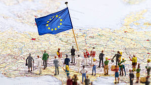 Die Grenzen Europas sind offen. Sozialleistungen kann in Deutschland aber nur beziehen, wer ein Aufenthaltsrecht hat. Copyright by Adobe Stock/Eisenhans Die Grenzen Europas sind offen. Sozialleistungen kann in Deutschland aber nur beziehen, wer ein Aufenthaltsrecht hat. Copyright by Adobe Stock/Eisenhans