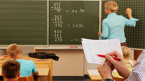 Schulfachliche Gutachten nicht alleinentscheidend bei Beförderungen. Copyright by Woodapple/Fotolia Schulfachliche Gutachten nicht alleinentscheidend bei Beförderungen. Copyright by Woodapple/Fotolia