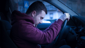 Ohne Pausen droht bei Fahrtätigkeiten der Sekundenschlaf mit oftmals weitreichenden Konsequenzen. Copyright by Adobe Stock/Paolese Ohne Pausen droht bei Fahrtätigkeiten der Sekundenschlaf mit oftmals weitreichenden Konsequenzen. Copyright by Adobe Stock/Paolese