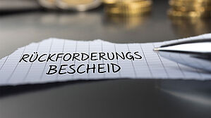 Ohne „Warnschuss“ keine Rückzahlung erbrachter Leistungen. Copyright by Adobe Stock/Eigens Ohne „Warnschuss“ keine Rückzahlung erbrachter Leistungen. Copyright by Adobe Stock/Eigens