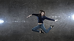 Nach staatlich anerkannter Berufsausbildung zur Bühnentänzerin, besteht keine Unterhaltsverpflichtung der Eltern für Psychologiestudium der Tochter. Copyright by Sergey Nivens/ fotolia Nach staatlich anerkannter Berufsausbildung zur Bühnentänzerin, besteht keine Unterhaltsverpflichtung der Eltern für Psychologiestudium der Tochter. Copyright by Sergey Nivens/ fotolia