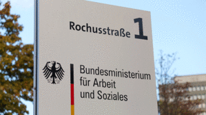 "Leben und Gesundheit haben immer Priorität", sagt Arbeitsminister Hubertus Heil. Copyright by Adobe Stock/Tobias Arhelger "Leben und Gesundheit haben immer Priorität", sagt Arbeitsminister Hubertus Heil. Copyright by Adobe Stock/Tobias Arhelger