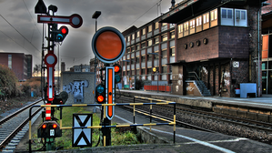 Es kam zum Streit, als der Fahrdienstleiter einen Platzverweis erteilte.
© Adobe Stock - Von FoRoSo Es kam zum Streit, als der Fahrdienstleiter einen Platzverweis erteilte.
© Adobe Stock - Von FoRoSo