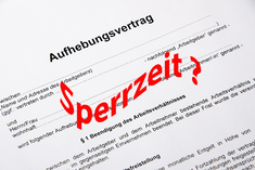 Kündigung droht bei längerer oder schwerer Krankheit, Aufhebungsvertrag denkbar, ohne Sperrzeit Agentur für Arbeit beim Arbeitslosengeld.