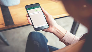 Äußerungen in einem privaten Chat bei WhatsApp unterfallen dem Schutzbereich des allgemeinen Persönlichkeitsrechts. Copyright by oatawa/fotolia Äußerungen in einem privaten Chat bei WhatsApp unterfallen dem Schutzbereich des allgemeinen Persönlichkeitsrechts. Copyright by oatawa/fotolia