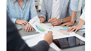 Der Wirtschaftsausschuss braucht Unterlagen, um erfolgreich arbeiten zu können. Copyright by Adobe Stock/contrastwerkstatt Der Wirtschaftsausschuss braucht Unterlagen, um erfolgreich arbeiten zu können. Copyright by Adobe Stock/contrastwerkstatt
