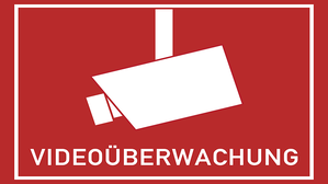 Die Videoüberwachung einer Produktionshalle soll angeblich der Kontrolle der Kontrollleuchten an den Maschinen dienen. Die Videoüberwachung einer Produktionshalle soll angeblich der Kontrolle der Kontrollleuchten an den Maschinen dienen.