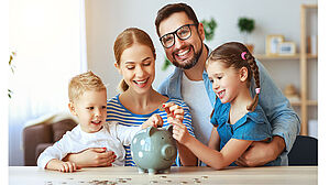 Gerade für Familien stellt die Corona-Pandemie eine große Belastung dar, auch finanziell. Copyright by Adobe Stock/ JenkoAtaman Gerade für Familien stellt die Corona-Pandemie eine große Belastung dar, auch finanziell. Copyright by Adobe Stock/ JenkoAtaman