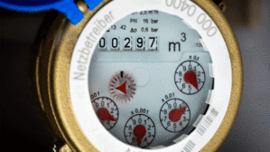 Jeder kennt Wasserzähler. Es gibt sie fast überall. Deren Produktion muss aber nicht unbedingt in Deutschland erfolgen. Copyright by Adobe Stock/pixelnest Jeder kennt Wasserzähler. Es gibt sie fast überall. Deren Produktion muss aber nicht unbedingt in Deutschland erfolgen. Copyright by Adobe Stock/pixelnest
