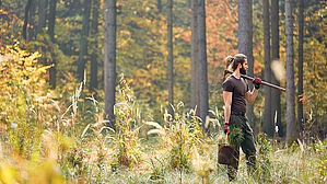 Der Kläger kümmert sich als Forstwirtschaftsmeister um den Erhalt und die Nutzung des Waldes. Copyright by Robert Kneschke/Adobe Stock