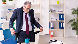 Wer mit dem Antrag auf Arbeitslosengeld wartet, bis die Abfindung aufgebraucht ist, kann Pech auf der ganzen Linie haben. Copyright by Adobe Stock/Elnur Wer mit dem Antrag auf Arbeitslosengeld wartet, bis die Abfindung aufgebraucht ist, kann Pech auf der ganzen Linie haben. Copyright by Adobe Stock/Elnur