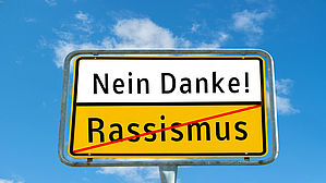 Keine Chance den Rechtsradikalen! Copyright by animaflora/fotolia