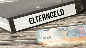 Steuerklassenwechsel vor Elterngeldbezug nicht immer ratsam!
Copyright by stadtratte/Fotolia Steuerklassenwechsel vor Elterngeldbezug nicht immer ratsam!
Copyright by stadtratte/Fotolia