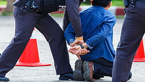 Polizeiarbeit kann gefährlich sein! Copyright by ownza/fotolia. Polizeiarbeit kann gefährlich sein! Copyright by ownza/fotolia.
