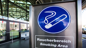 Nichtraucherschutz am Arbeitsplatz (Bildquellenangabe: Rainer Sturm  / pixelio.de)