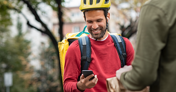 Fahrradkuriere haben Anspruch darauf, dass ihr Arbeitgeber ihnen die erforderliche Ausrüstung zur Verfügung stellt. © Adobe Stock - Von Rido