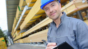 Der gelernte Kaufmann in der Holzverarbeitung war bislang mit gehobenen Tätigkeiten befasst – das sollte sich ändern. © Adobe Stock: auremar