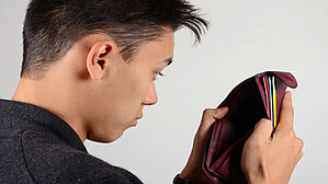 BAG: Verspätete Lohnzahlung – Kein Anspruch auf Verzugsschaden. Copyright by photo 5000/Fotolia BAG: Verspätete Lohnzahlung – Kein Anspruch auf Verzugsschaden. Copyright by photo 5000/Fotolia