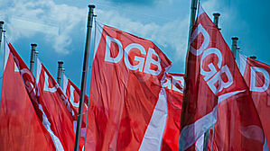 Der Kampf gegen Rassismus und Faschismus wird die Gewerkschaften im DGB immer einen, betonte der DGB Bundesvorstand in einer Resolution vom 7. Juli 2020. Copyright by DGB Rechtsschutz GmbH