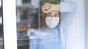 Wer in Quarantäne geschickt wurde, kann oft nicht arbeiten. Gut zu wissen, dass man dann nicht ohne Geld dasteht. Copyright by Adobe Stock/dragonstock Wer in Quarantäne geschickt wurde, kann oft nicht arbeiten. Gut zu wissen, dass man dann nicht ohne Geld dasteht. Copyright by Adobe Stock/dragonstock