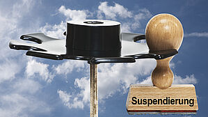 Polizeibeamtin wehrt sich gegen Suspendierung. Copyright by Adobe Stock/Gehkah Polizeibeamtin wehrt sich gegen Suspendierung. Copyright by Adobe Stock/Gehkah