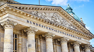 Bundesverwaltungsgericht: Lehrer erhält keine Dienstbezüge während der Sommerferien. Bundesverwaltungsgericht: Lehrer erhält keine Dienstbezüge während der Sommerferien.